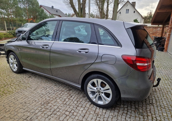 Mercedes-Benz Klasa B cena 39000 przebieg: 50180, rok produkcji 2017 z Susz małe 379